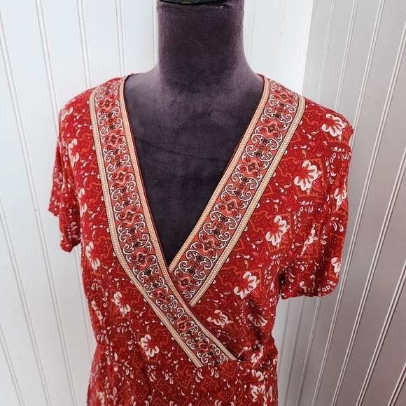 Zesica Wrap Dress Women Red White Floral Flutter Sleeve Rayon V-Neck Sz M - Picture 3 of 12